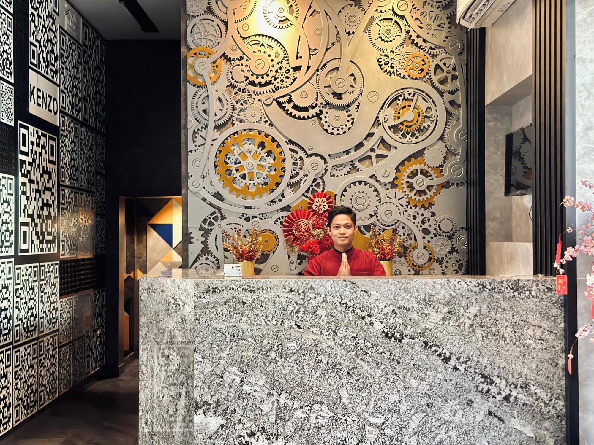 My Home Hotel Pontianak Exterior photo